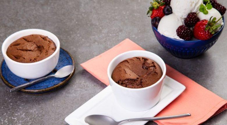 Mini bolo de chocolate com Ajinomoto