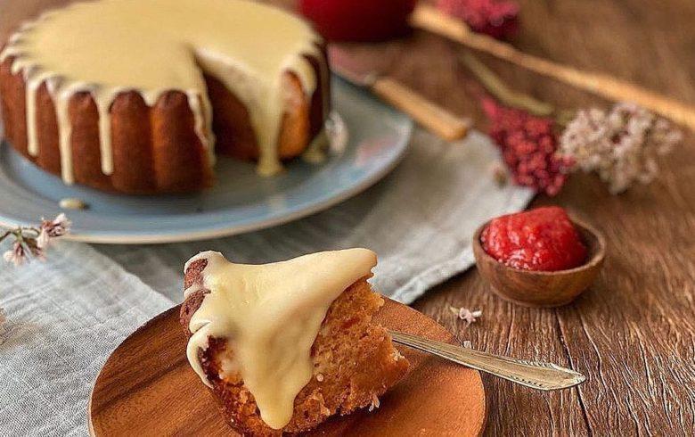 Bolo de goiabada com requeijão