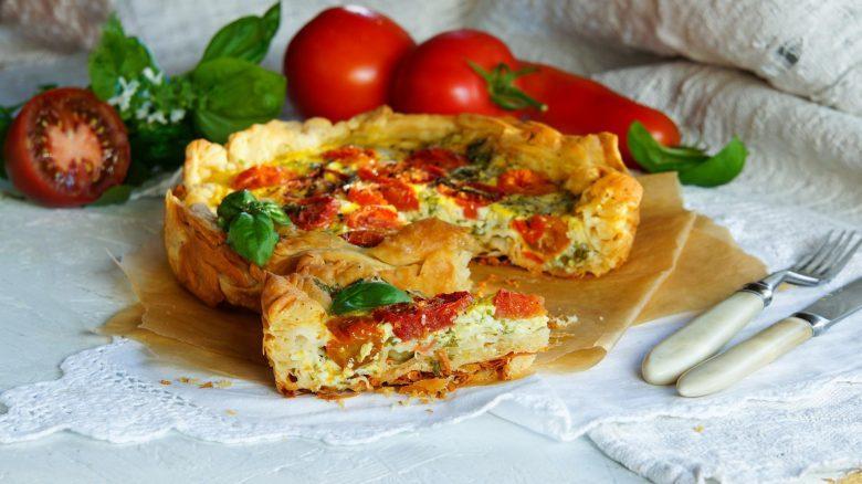 Quiche de queijo e tomate