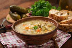 Sopa de cevada e verduras