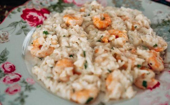 Risoto de camarão com arroz branco