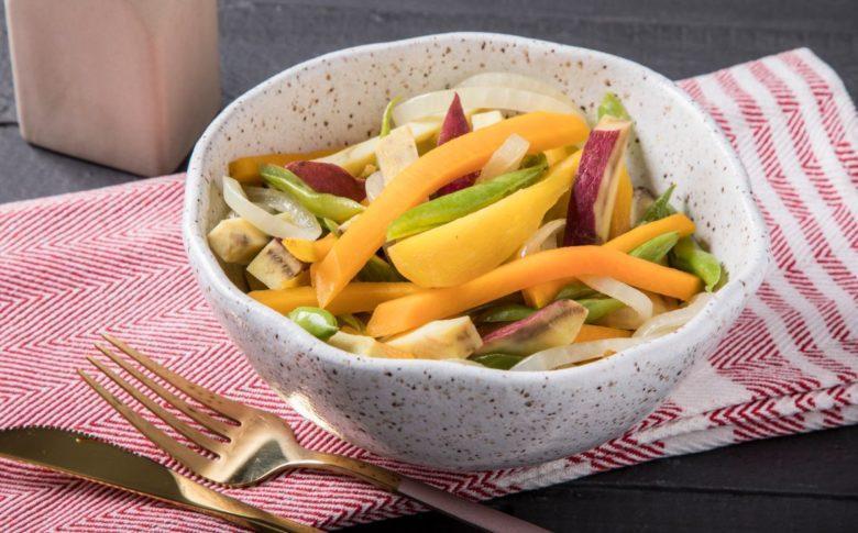 Salada quente de legumes