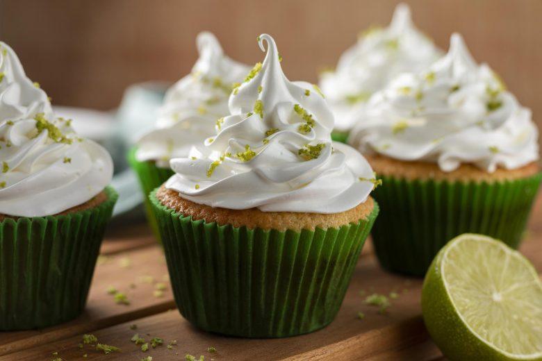 Cupcake de limão com merengue