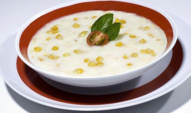 Sopa de milho verde com leite de coco
