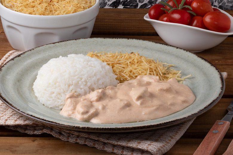 Estrogonofe de frango na pressão