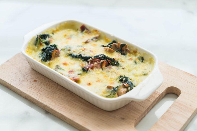 Lasanha com bacon e espinafre