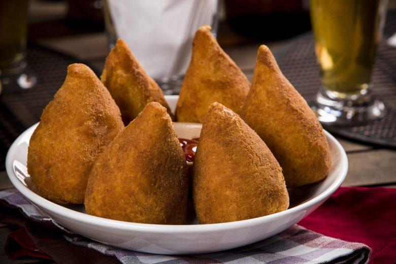 Coxinha de batata com carne