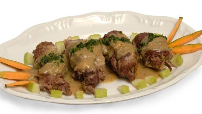 Rolê de carne com cascas