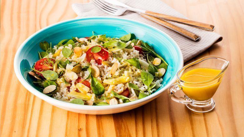 Salada orgânica de arroz integral