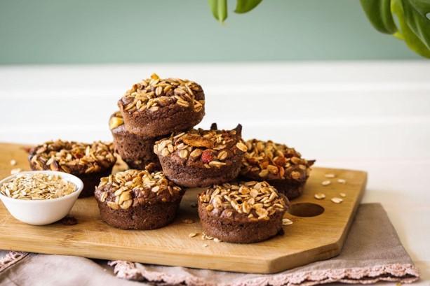 Muffin de cacau e granola