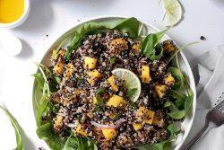 Salada de quinoa com manga