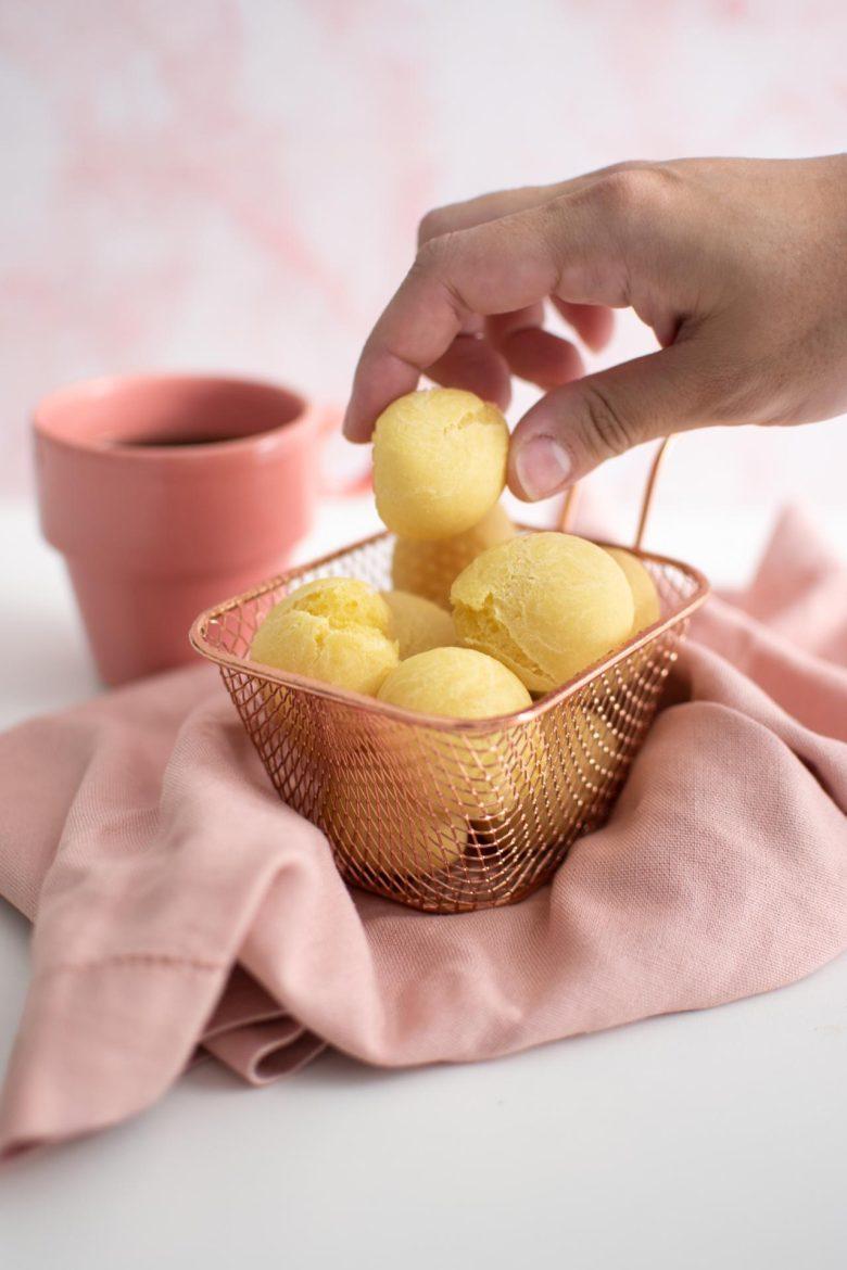 Pão sem queijo (versão vegana do pão de queijo)