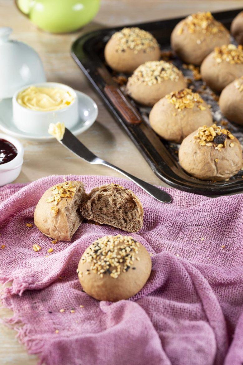 Pão de açaí com toque de granola