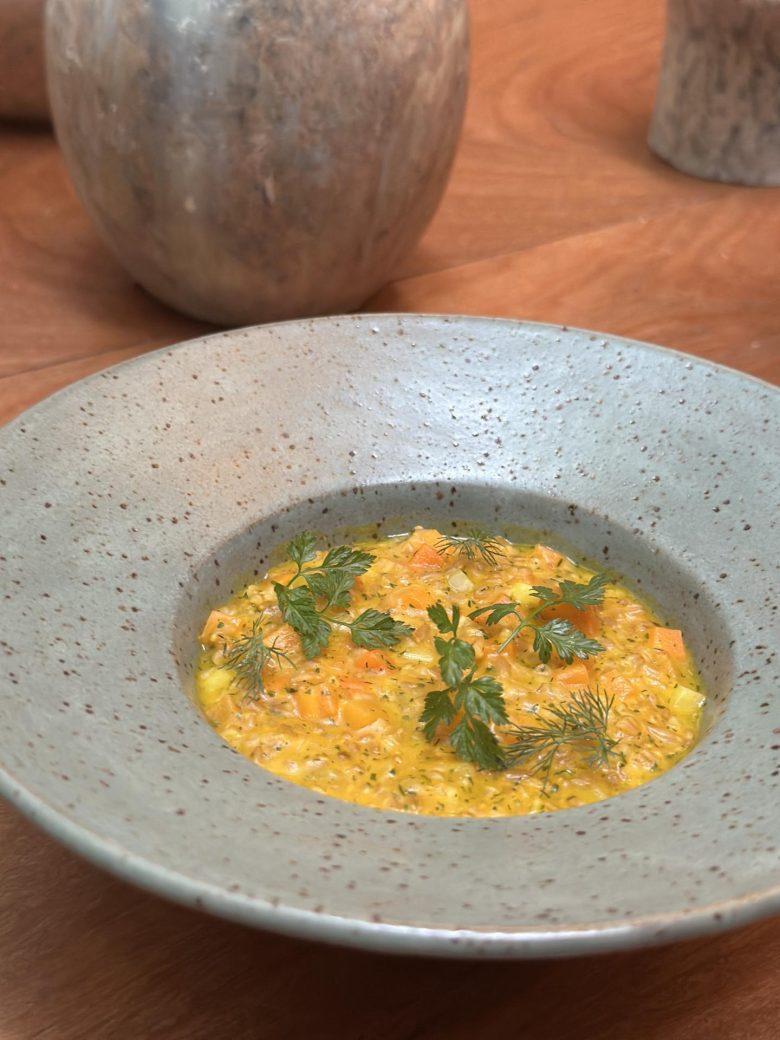 Risoto de aveia com abóbora, erva doce e cúrcuma 