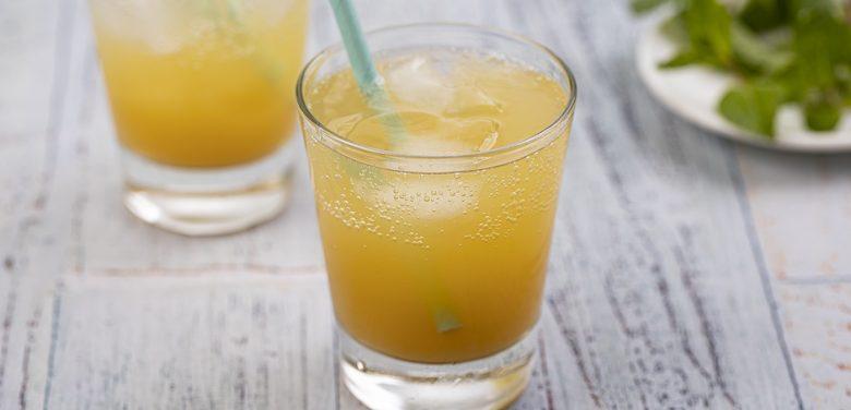 Chá refrescante com MID ZERO™ abacaxi