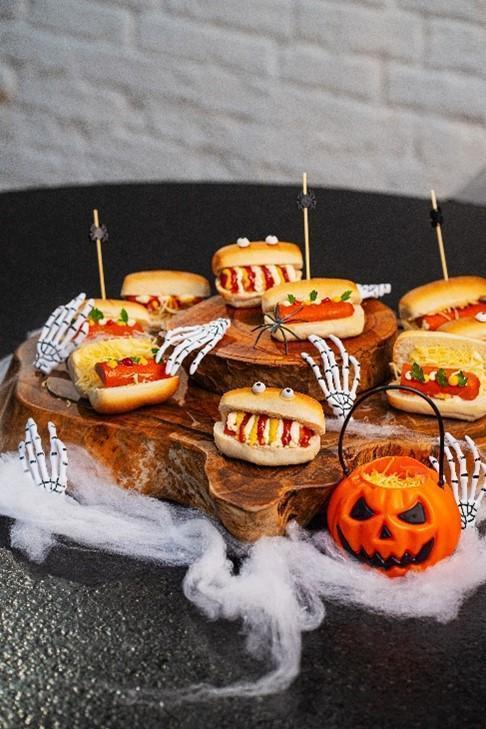 Mini hot dog Halloween