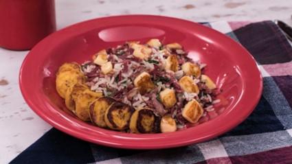 Arroz com carne seca e queijo coalho