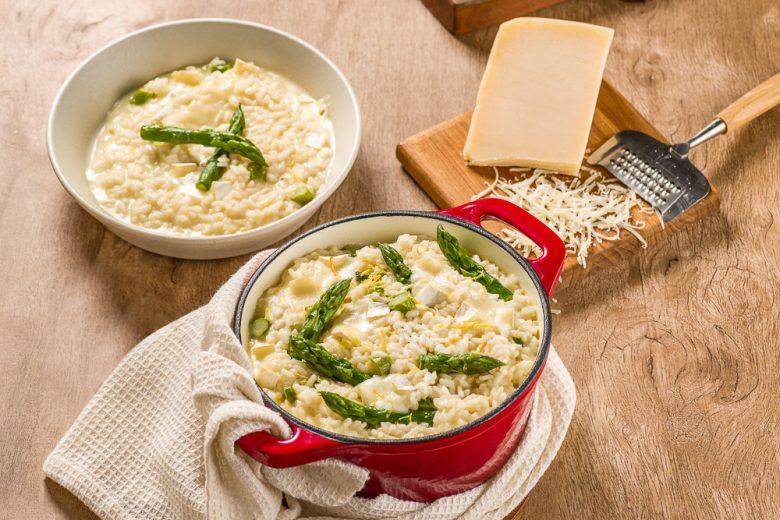 Risoto de queijo brie, aspargo e limão siciliano