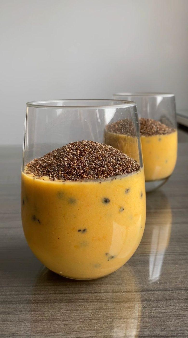 Superfood smoothie sunshine