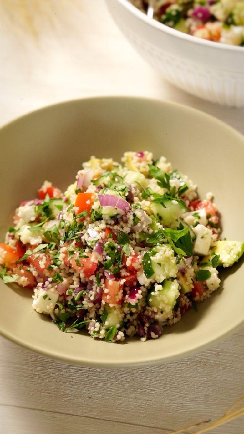 Salada refrescante mediterrânea