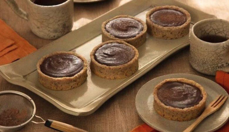 Tortinha de ganache com cacau 