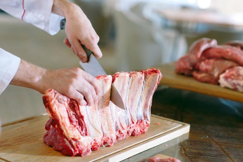 Possui um sabor suave e fibras macias, que tornam sua ingestão bem fácil. Por ter uma baixa concentração de gordura, a fraldinha é a carne perfeita para quem está de dieta. 