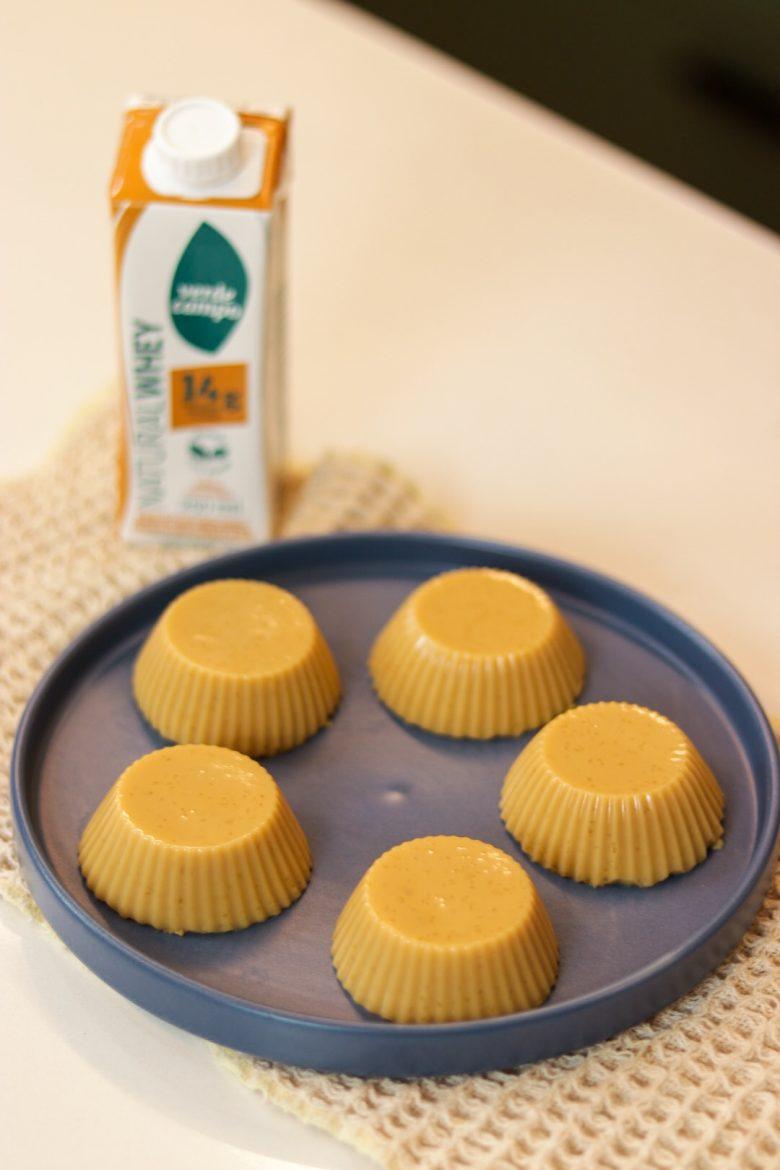 Pudim proteico de caramelo