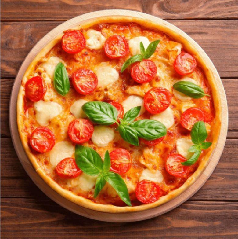 Pizza marguerita com mozzarella de búfala