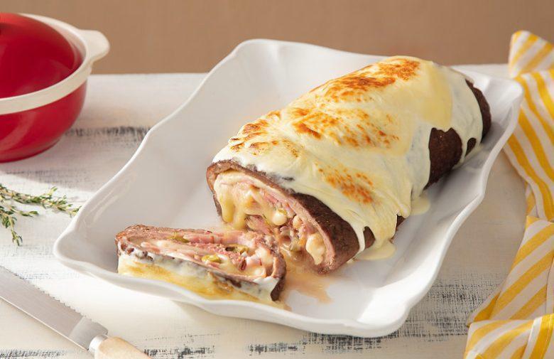 Rocambole de carne moída recheada 