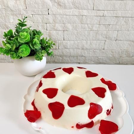Pudim de coco com mosaico de gelatina
