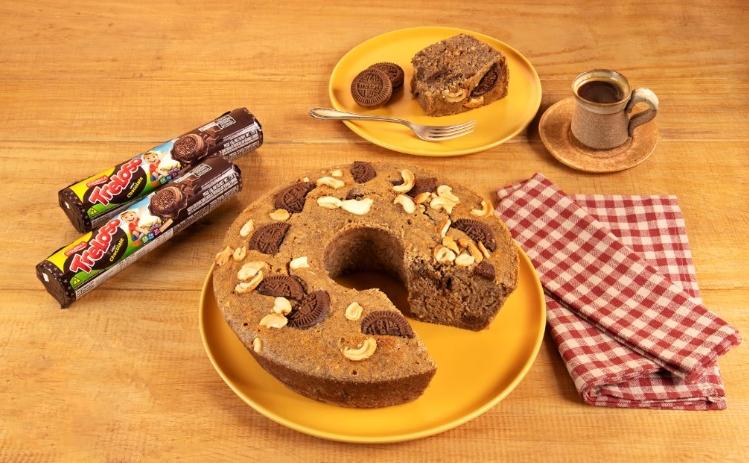 Bolo pé-de-moleque com biscoito de chocolate