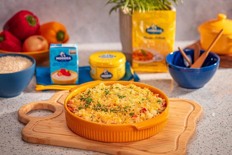 Arroz de forno com mistura de creme de leite
