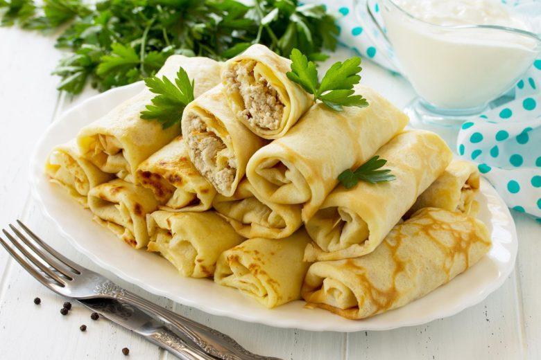 Panqueca com frango desfiado