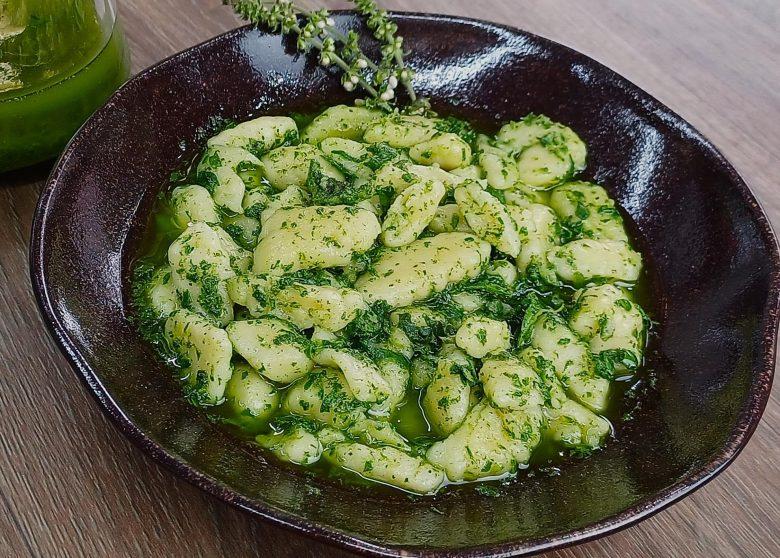 Gnocchi milano com pesto de rúcula