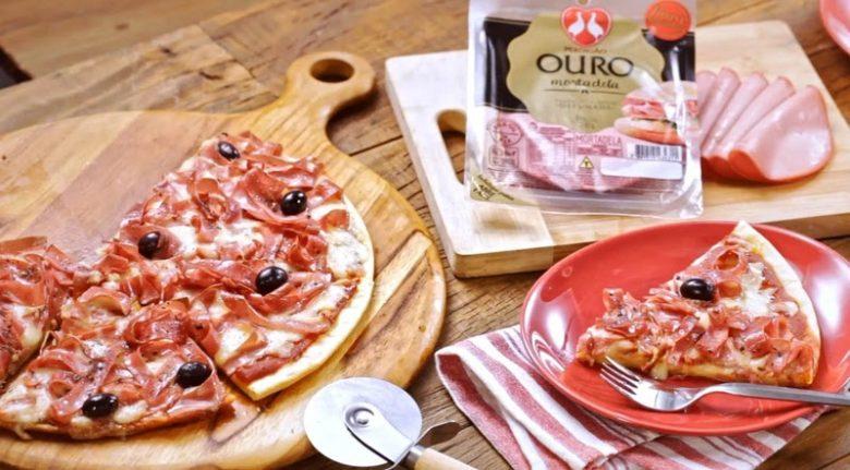 Pizza de mortadela Ouro