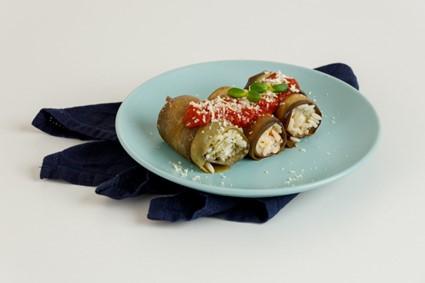 Roll de berinjela com arroz