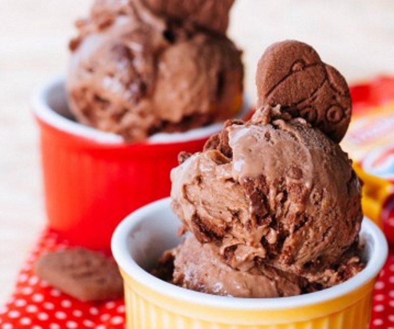 Sorvete incrementado de chocolate