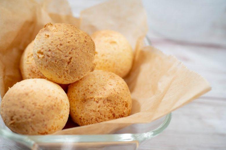 Pão três queijos