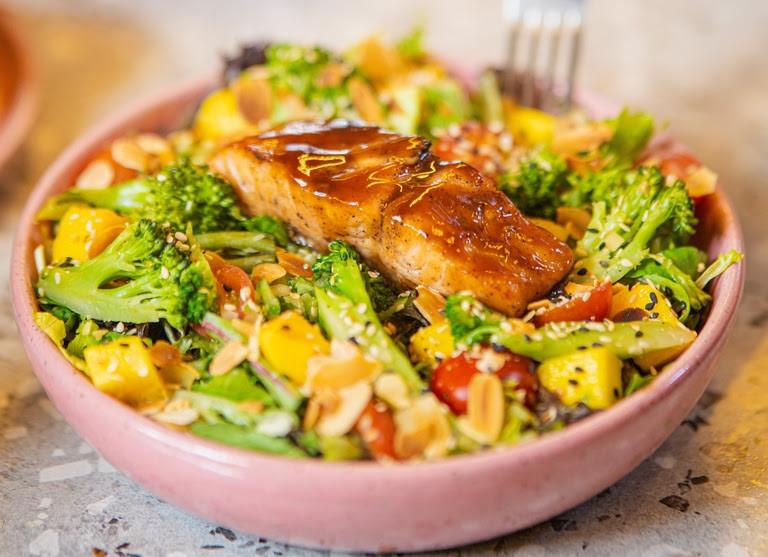 Salada de salmão Greenjoy
