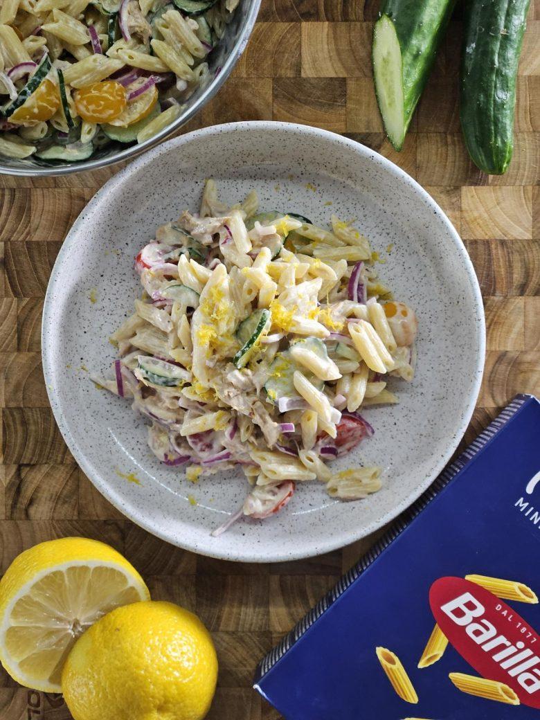 Salada de pepino penne, atum e limão