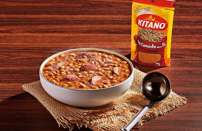 Feijão com linguiça e cominho