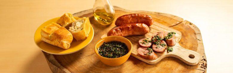 Linguiça de churrasco na Airfryer com molho chimichurri