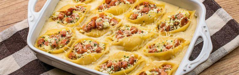 Conchiglione recheada com linguiça de frango