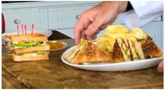 Club sandwich de camarão com manga