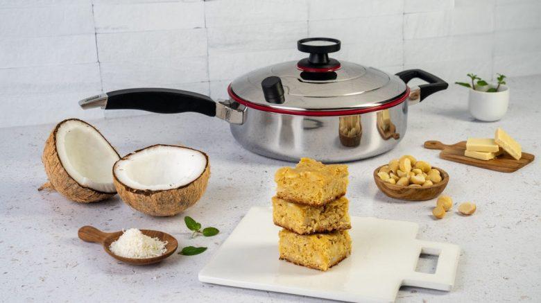 Bolo de coco na frigideira