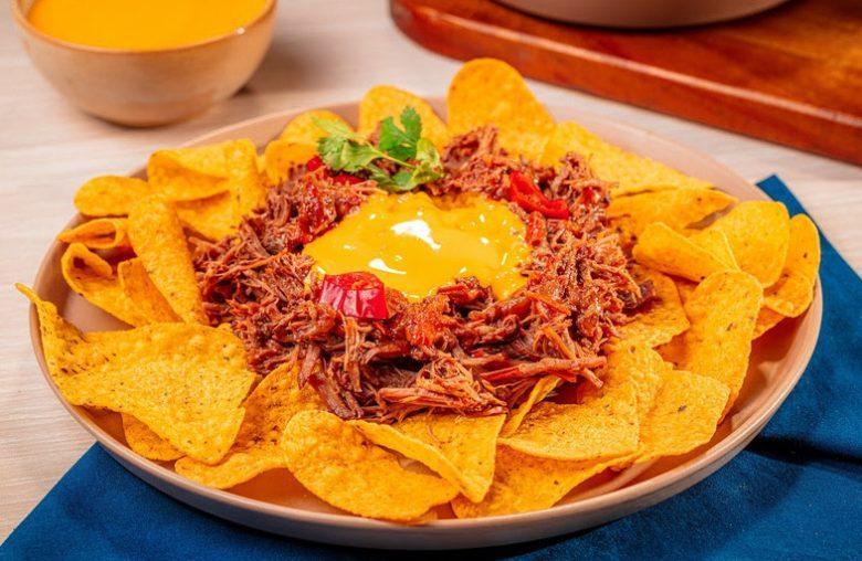 Carne desfiada com nacho
