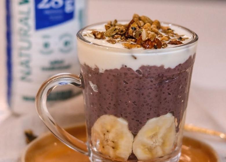 Açaí chia pudding