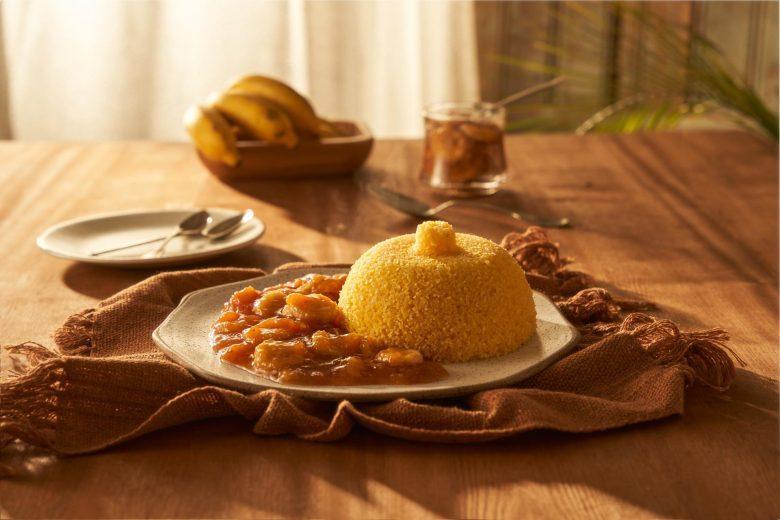Cuscuz com doce de banana e canela