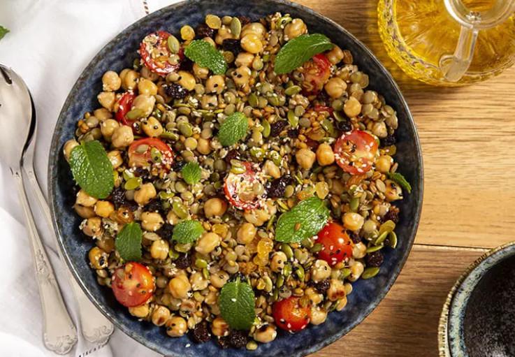 Salada de grãos e sementes