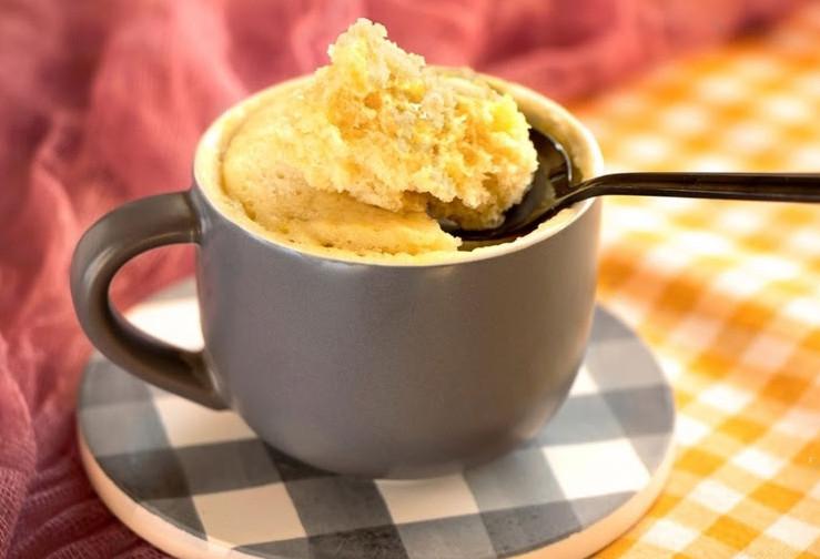 Bolo de caneca de laranja